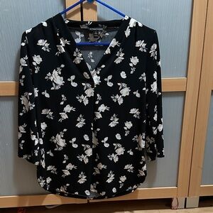 41 Hawthorn Gabriella V-Neck Stretch Knit Top EUC small petite